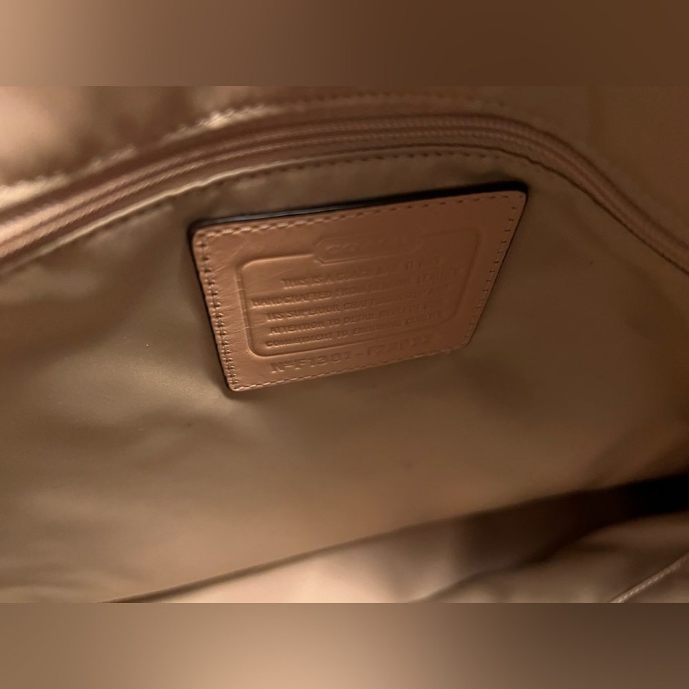 Coach purse - Picture 4 of 6
